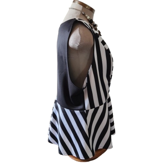 TORRID ☆ BLACK & WHITE STRIPED ☆ NOTCH NECK ☆ PEPLUM TOP ☆ 4x ☆ NWT - Picture 5 of 9